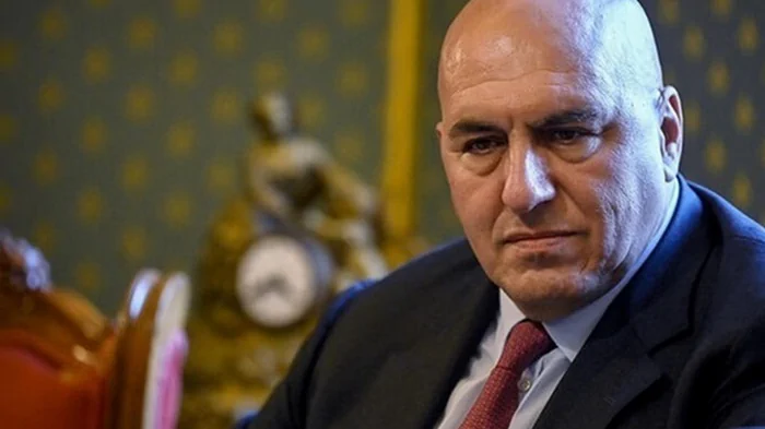 Министр обороны Италии вторично попал в больницу
