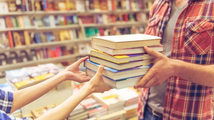 Рада приняла закон о субсидиях для книжных магазинов и книжных сертификатах