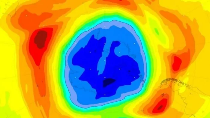 Огромная озоновая дыра Земли вновь представляет угрозу для планеты