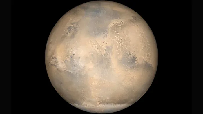 На Марсе обнаружено озеро из жидкой воды: ученые считают, что это нечто иное
