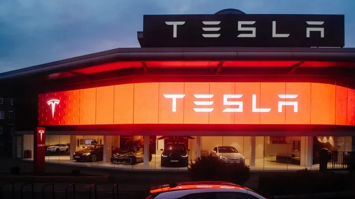Tesla опередила китайский BYD и сохранила глобальное лидерство по продажам электромобилей