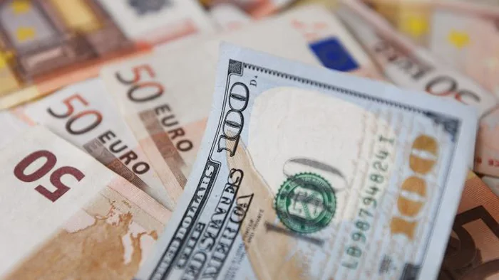 Спрос на валюту растет: банки увеличили ввоз наличных долларов в Украину