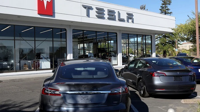 Акции Tesla подорожали на 12%